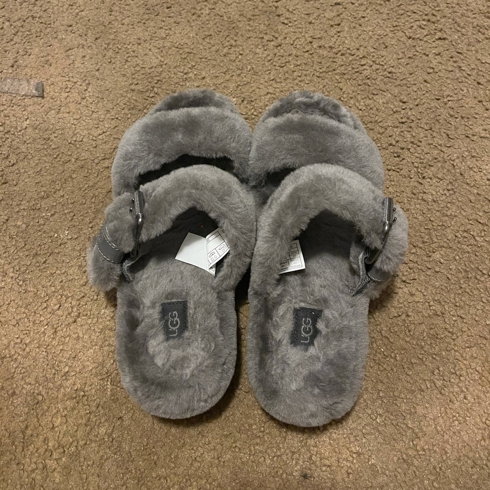 Ugg fuzzy slides